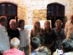 na zdjęciu poeci w dobczyckim zamku