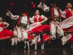 tańczonce pary w strojach krakowskich 