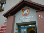 Zdjęcie głownego wejścia do Urzędu