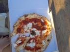 pizza na kartonie