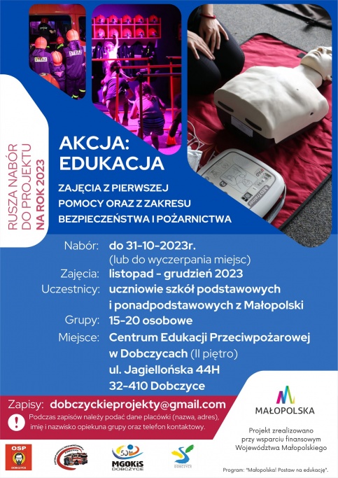 niebieski plakat z grafiką strażaków i sztucznym manekinem